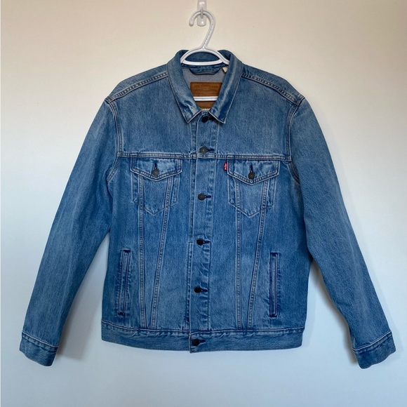 Levi’s Denim Jacket - EMBROIDERED BACK TRUCKER JACKET - Picture 2 of 5